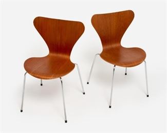57. ARNE JACOBSEN Pair of Fritz Hansen 3107 Chairs (1974)
