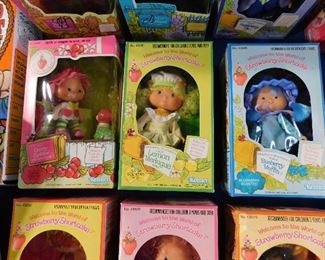 Vintage Strawberry shortcake dolls in box
