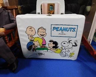 Peanuts carrying case