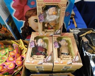 Snow White dwarf dolls