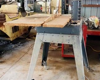 Craftsman 10" Radial Saw On Metal Stand