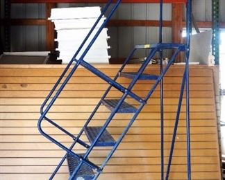 Louisville 5' Rolling Safety Ladder, Model SW2407