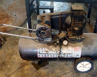 Campbell Hausfeld Portable 26 Gallon Air Compressor