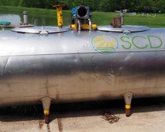 Zero 300 Gallon Stainless Horizontal Dairy / Milk Storage Tank