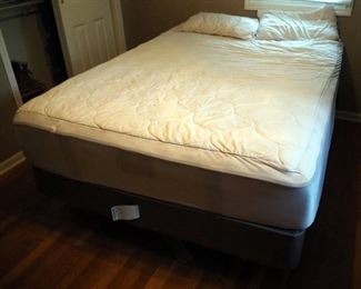 Serta Queen Size Oakbridge Mattress, With Box Spring, Bed Frame, And Bedding