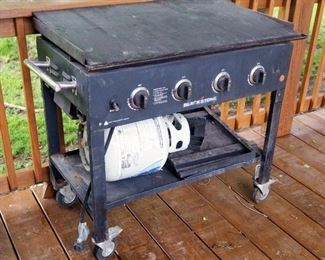 Blackstone 4 Burner Propane Grill, 36" x 44" x 22"