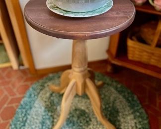 Round End Table