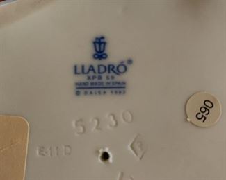 Llado Swan Figurine #5230