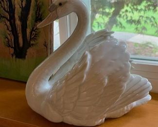 Llado Swan Figurine #5231