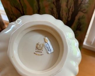 Lenox Ivory Scalloped Symphony Centerpiece Oval Serving Bowl Platinum Trim USA