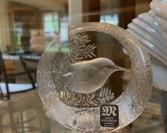 Mats Jonasson Full Lead Crystal Paperweight Etched Bird