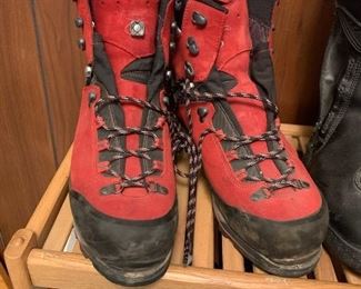 Lowa Goretex Size 10.5 Boots