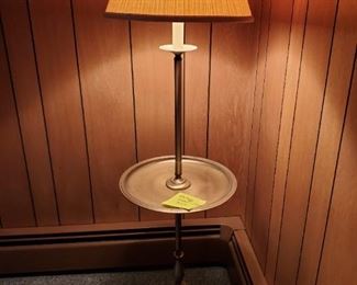 Standing lamp/table.