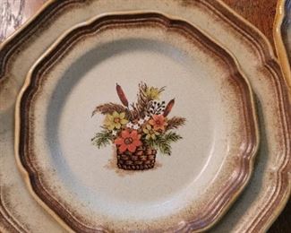 Mikasa Stoneware-Autum Song