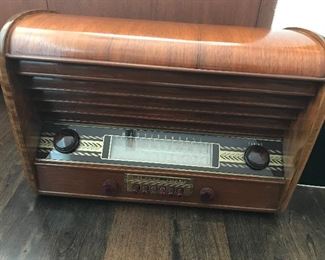*RARE* vintage 1940s Westinghouse radio…it works!