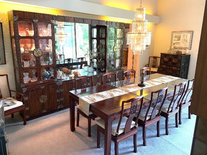 Beautiful dining table and 7 piece curio cabinet / buffet imported from Hong Kong 