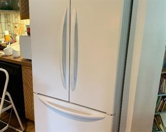 Kenmore refrigerator freezer