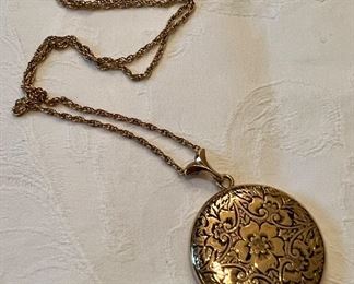 Item 185:  18K Gold Filled Locket:  $38