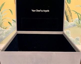 Item 237:  Van Cleef & Arpels Box: $75