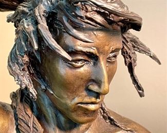 Close up of the facial detail of the Shan Gray sculpture.