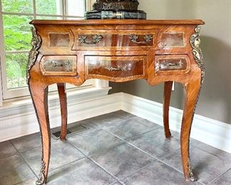 $1000 - French Ormolu Leather Top Table , Beautiful bronze detail - 36 x 25 x32