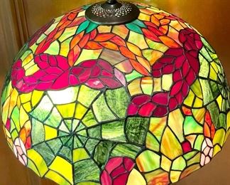Alternative view of slag glass shade lamp