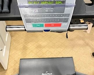 $800 - NordicTrack Trreadmill 4100 i