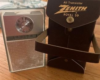 Vintage Zenith 8 transistor Royal 59 from the 1950’s