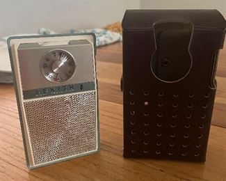  Vintage Zenith 8 transistor Royal 59 from the 1950’s