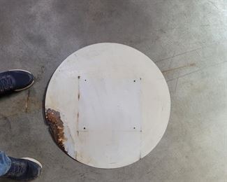 The back side of the 76 sign.