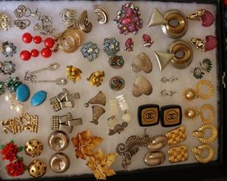Vintage women's costume jewelry