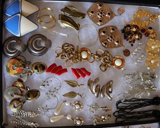 Vintage women's costume jewelry