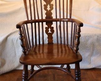 Antique broadarm Windsor chair