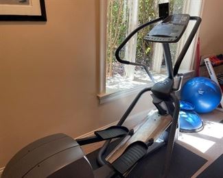 Precor EFX 5.23 Elliptical Fitness Crosstrainer $600