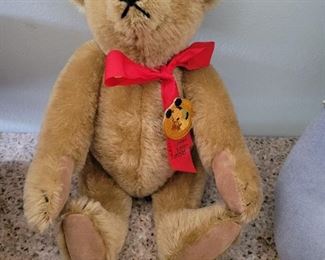 Walt Disney World 1st Annual Teddy Bear Convention 1988 Steiff  Mohair Bear with ear button tag and pin Limited Edition 