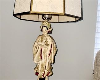 Vintage pair asian lamps figurines