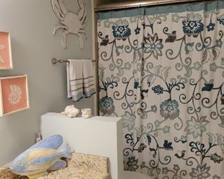 Nautical bathroom decor