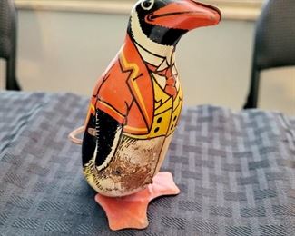 Vintage tin wind up toy 