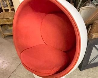 Great Mid-Century chair . Fun color