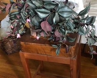 Vintage Small Table w/Plant