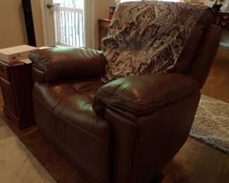 another almost new leather chair