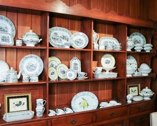 Hundreds of Pieces of Villeroy & Boch “Audun Ferme”