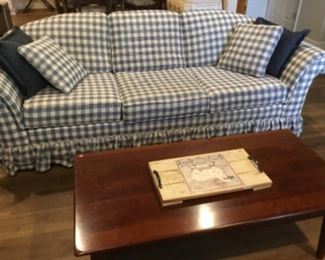 Living Room - Sofa, coffee table & decor