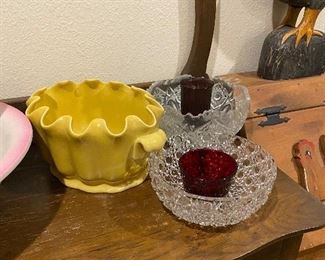 Yellow glass pot, glass bowls, red ruby pieces