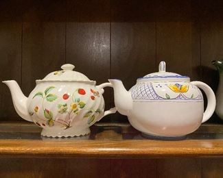 Tea pots - the teapot on left matches the platter - Andrea by Sadek