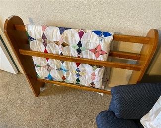 Quilt & quilt rack 