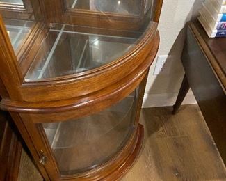 Hallway table & decor