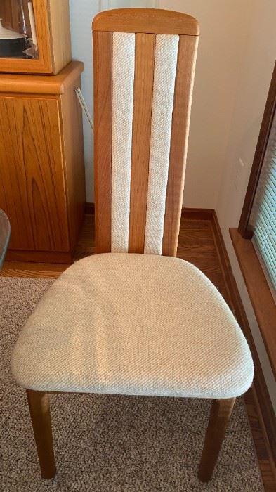 Benny Linden Dining Room Chairs (4)