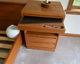 Torring Night Stands (2),