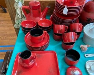 MCM Red & Black Dish Set,